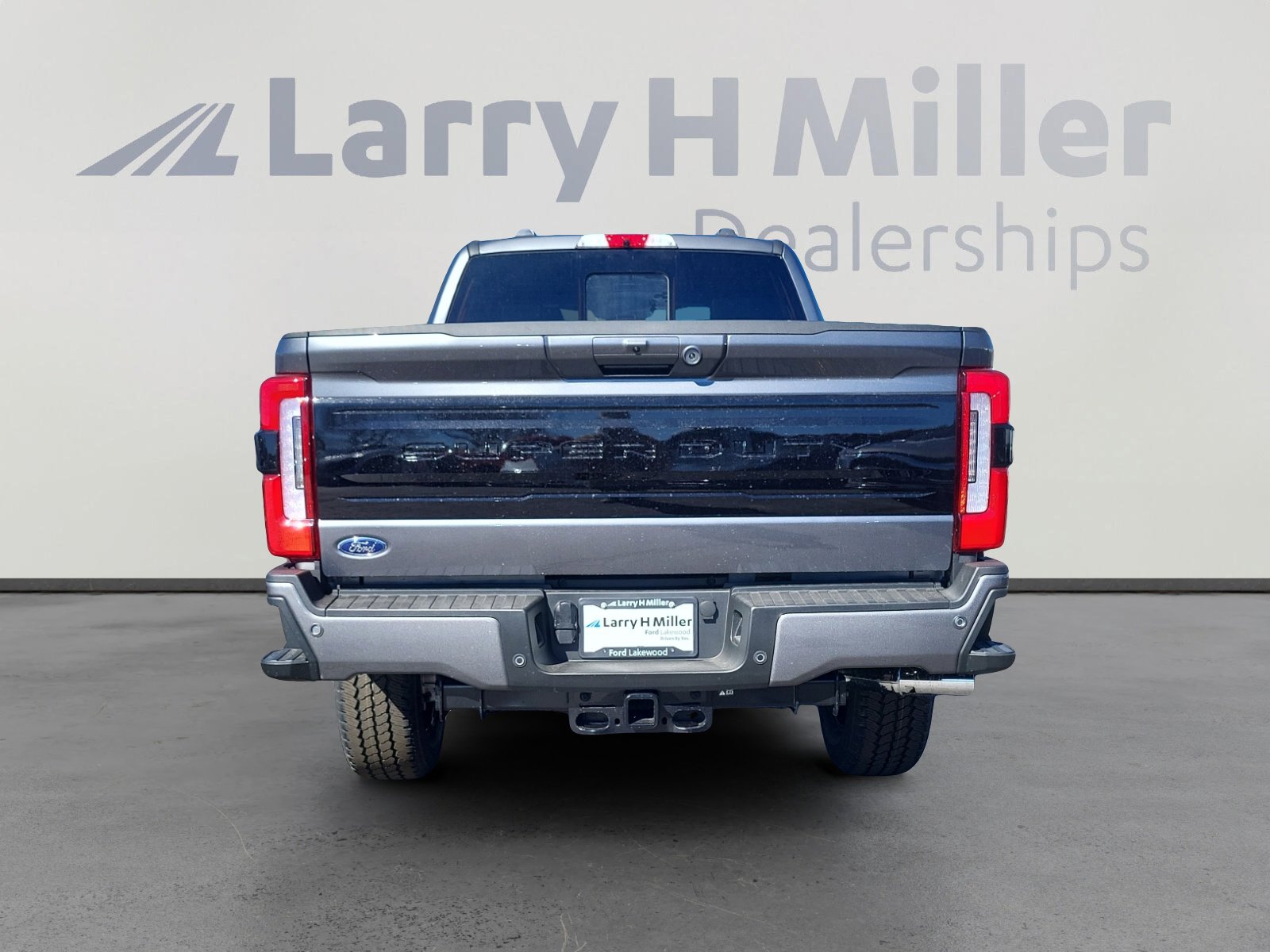 2025 Ford F-350 Platinum photo 4