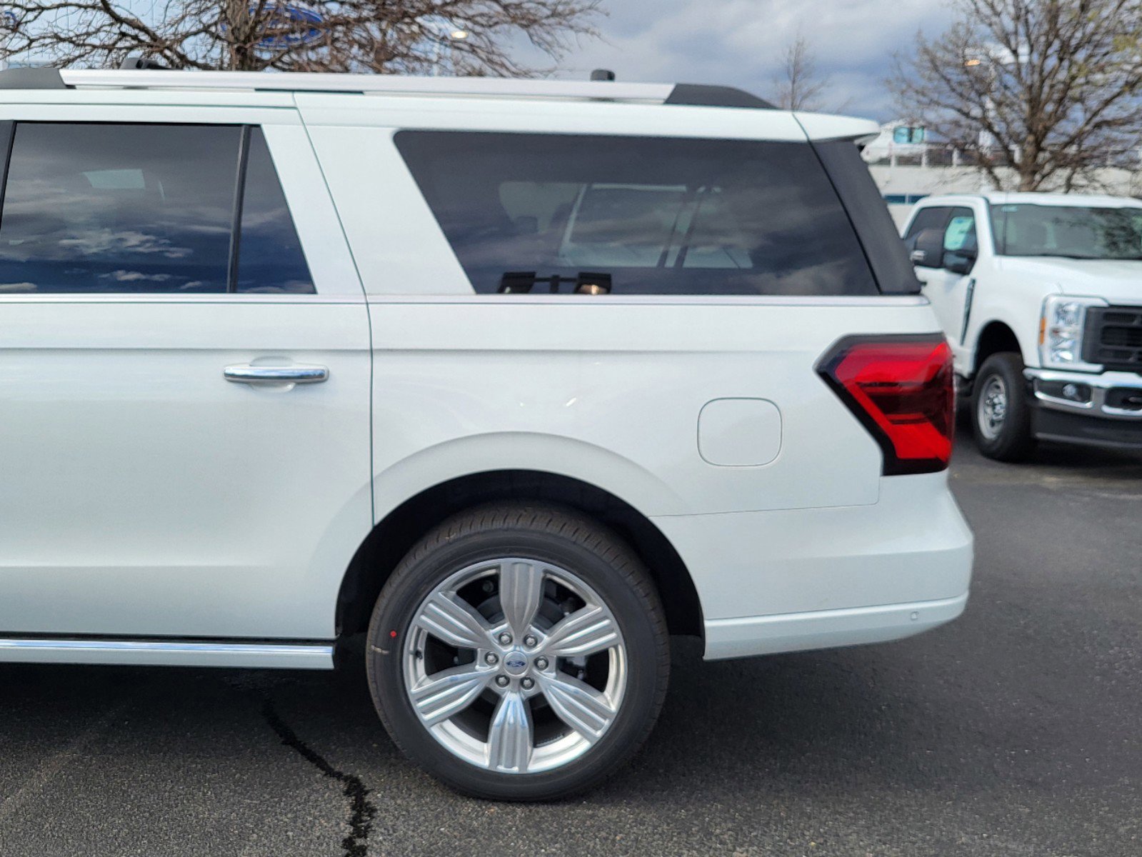 2024 Ford Expedition Platinum MAX photo 4