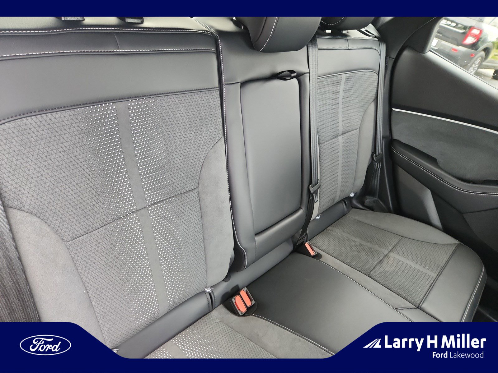 2025 Ford Mustang Mach-E GT - Photo 18