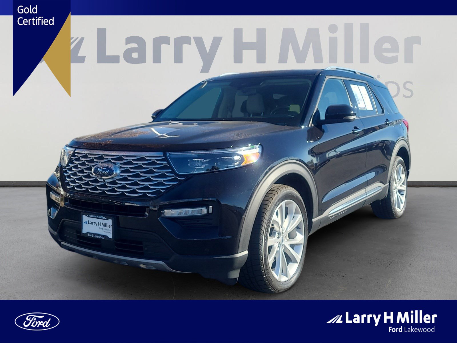 2023 Ford Explorer Platinum's photo