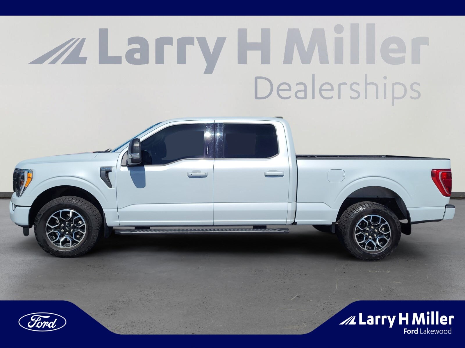 2021 Ford F-150 XLT photo 2