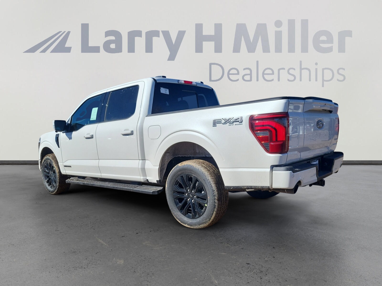2025 Ford F-150 Lariat photo 3