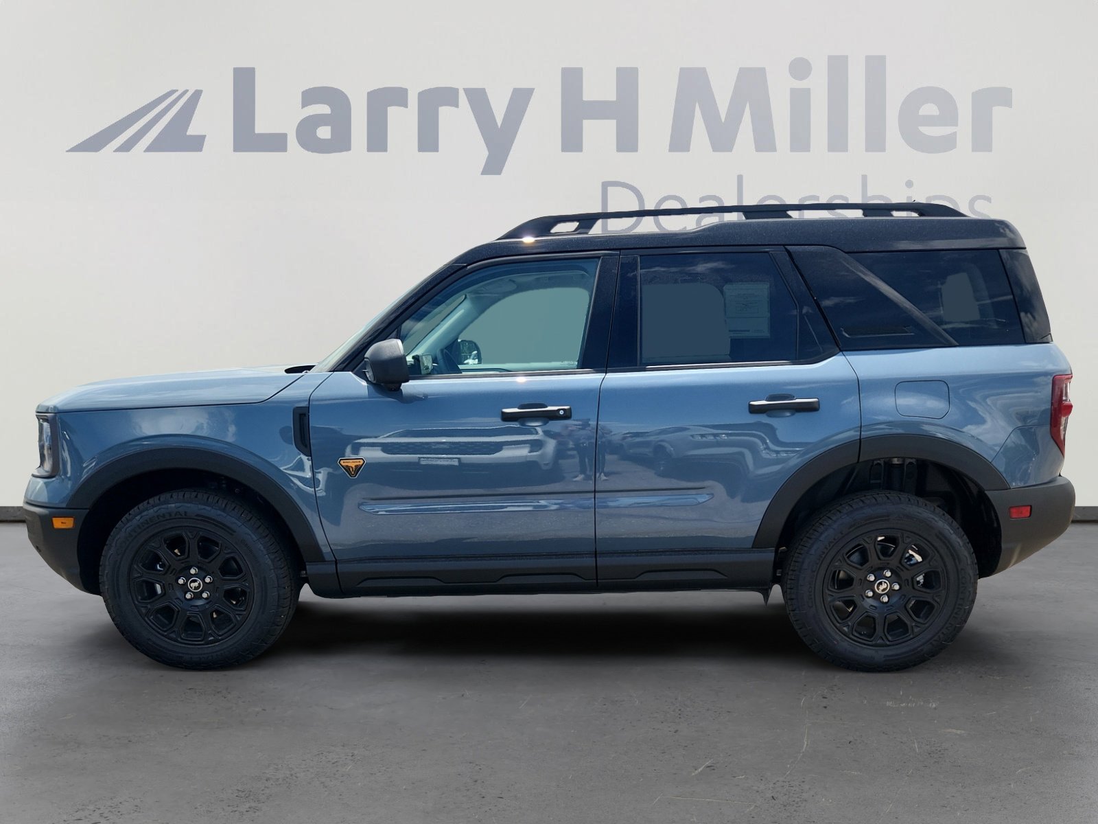 2025 Ford Bronco Sport Badlands photo 2