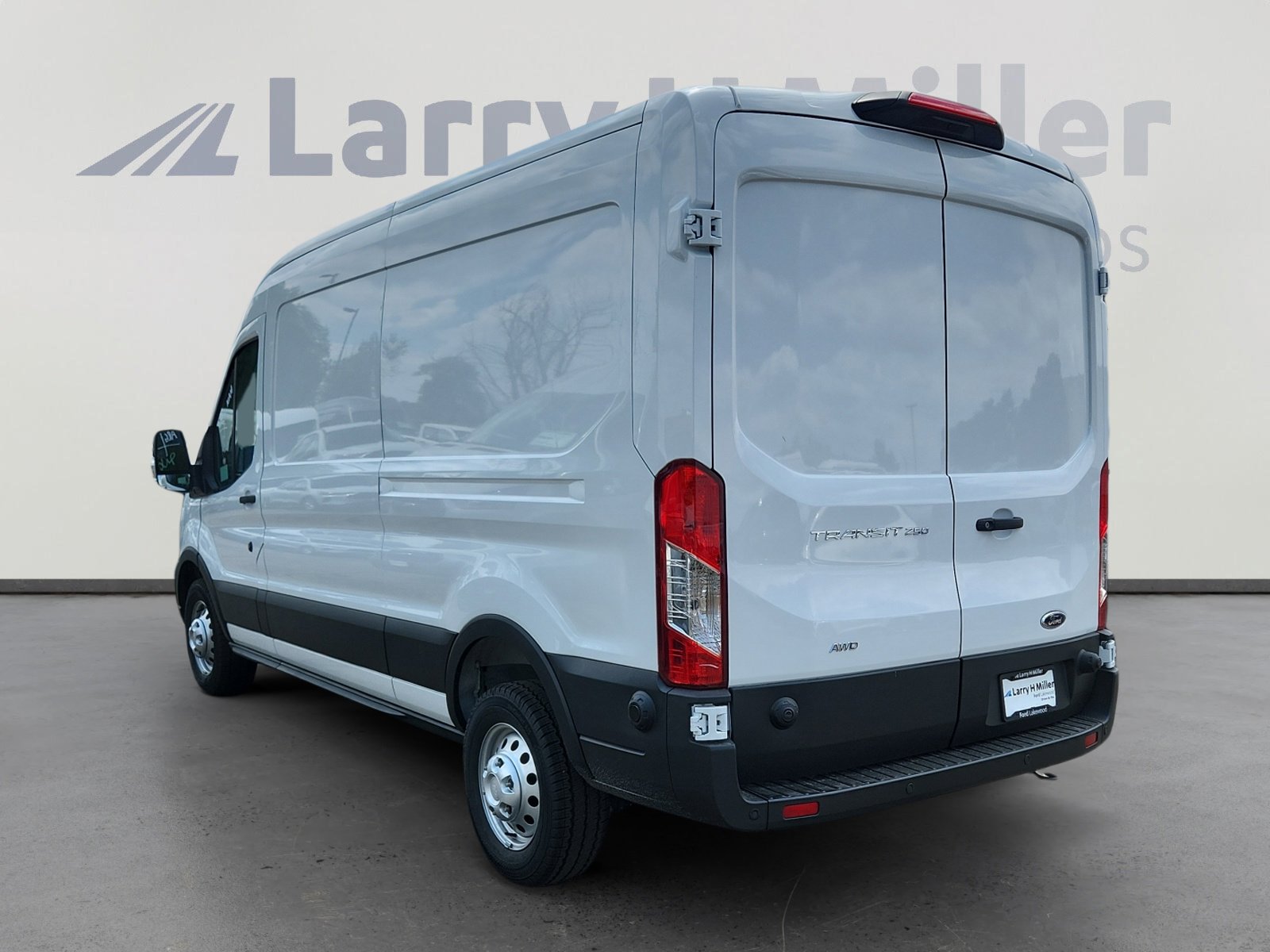 2025 Ford Transit Cargo Van photo 3