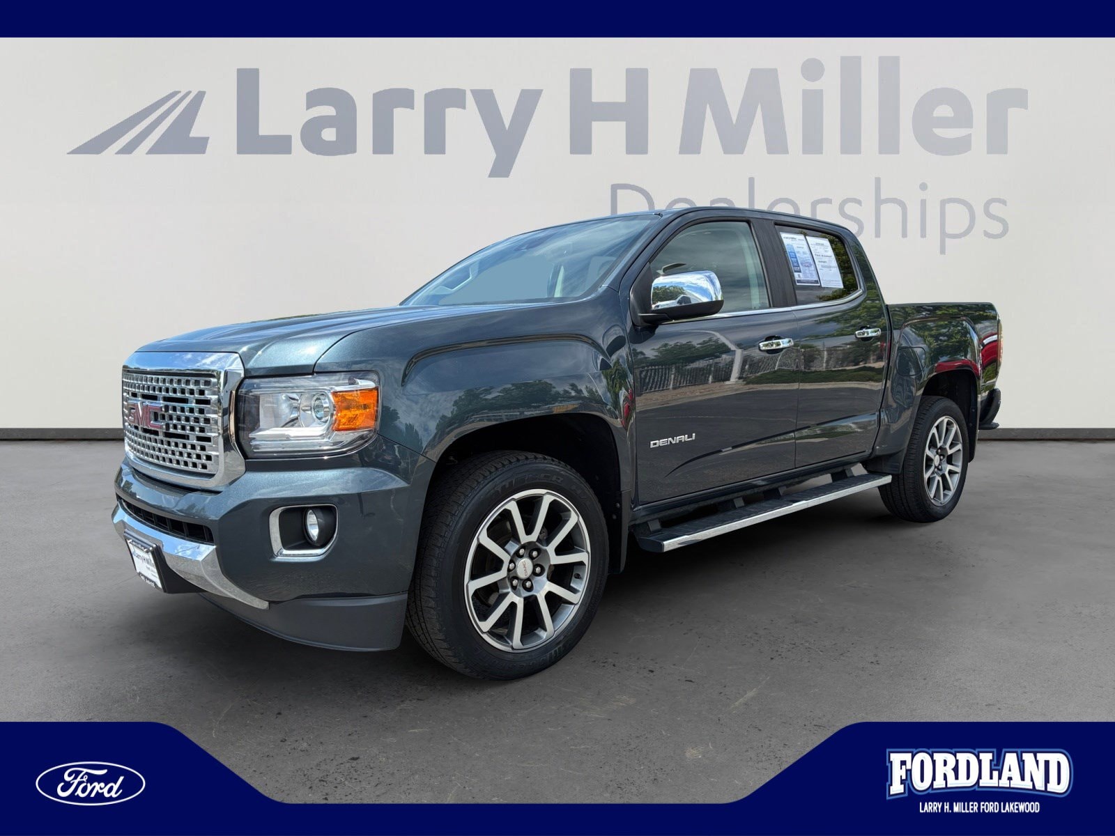 2019 GMC Canyon 4WD Denali Crew Cab Short Box's photo