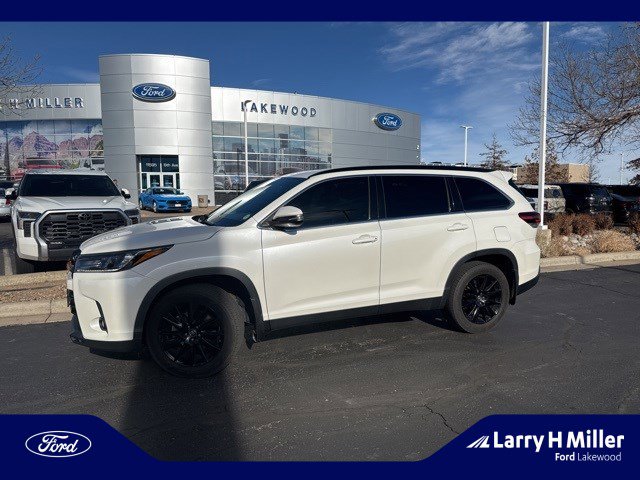 2019 Toyota Highlander SE's photo