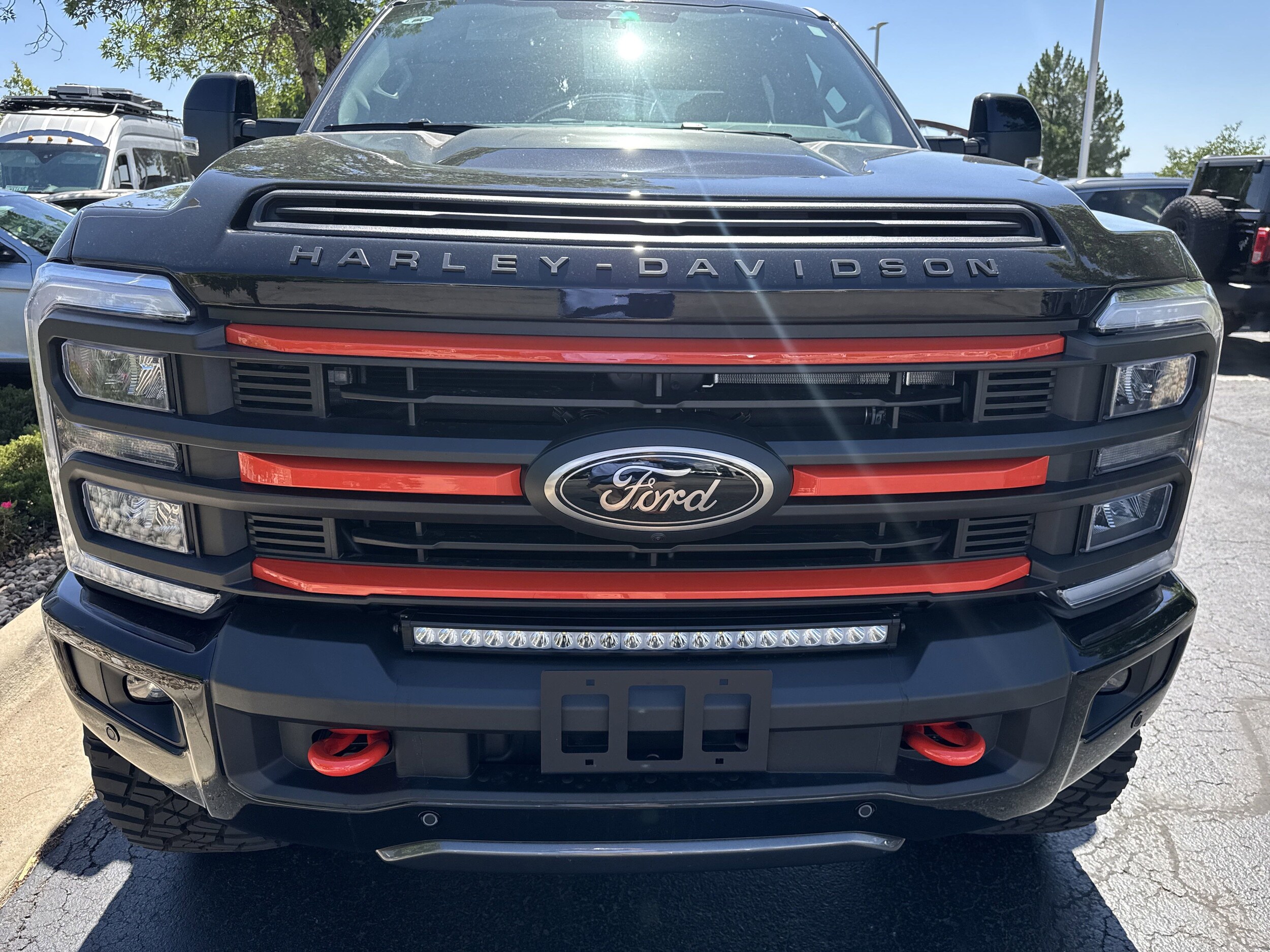 2025 Ford F-250 Lariat photo 4