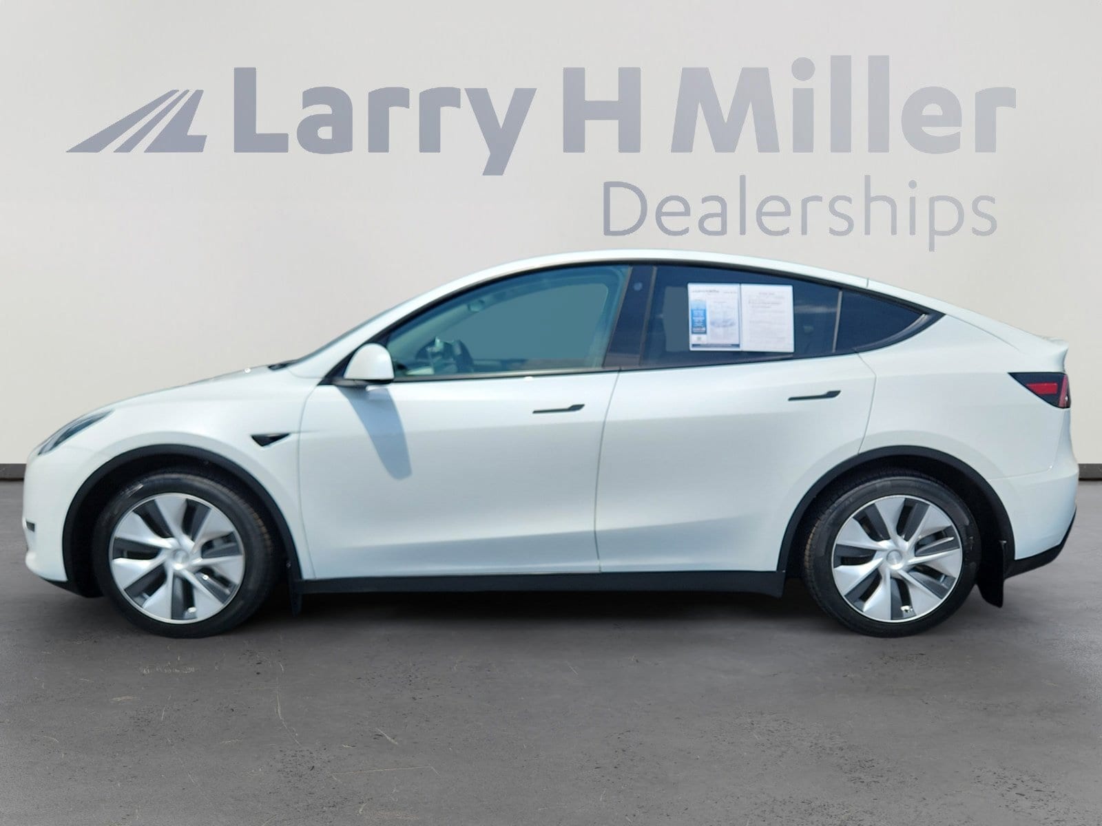 Used 2022 Tesla Model Y Long Range with VIN 7SAYGAEEXNF418618 for sale in Lakewood, CO