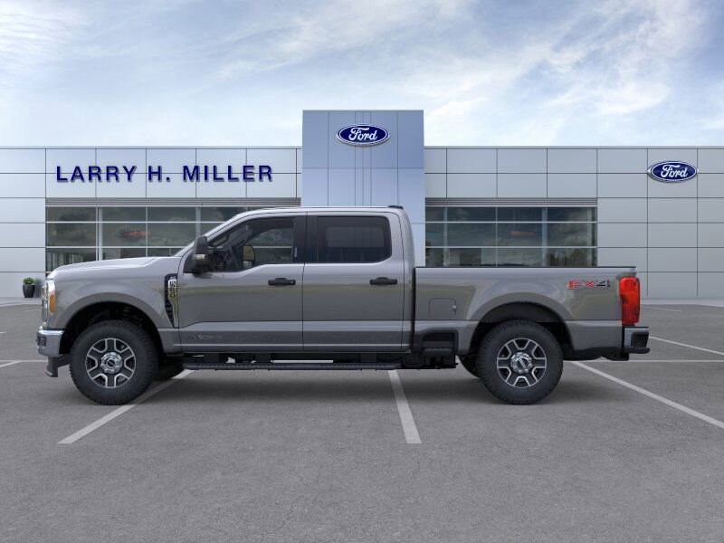 2025 Ford F-250 XLT photo 3