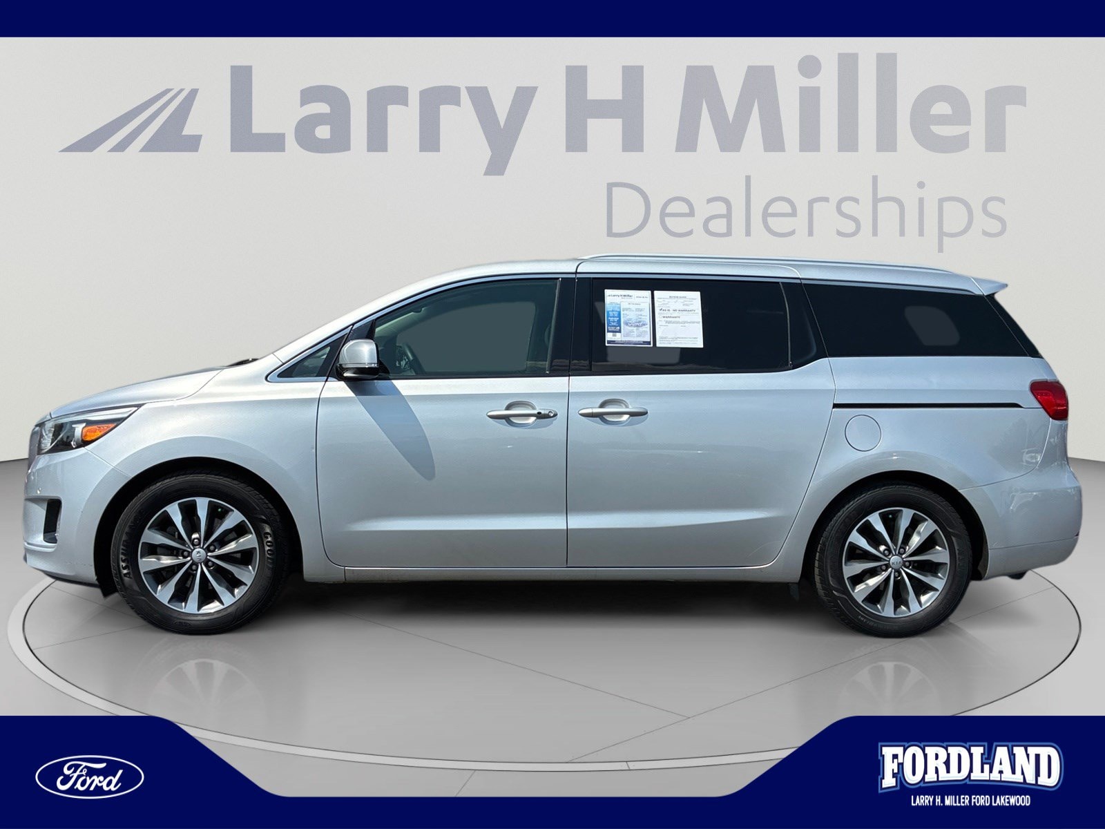 Used 2017 Kia Sedona SX with VIN KNDMC5C11H6312041 for sale in Lakewood, CO