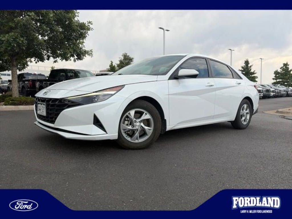 Used 2022 Hyundai Elantra SE Sedan