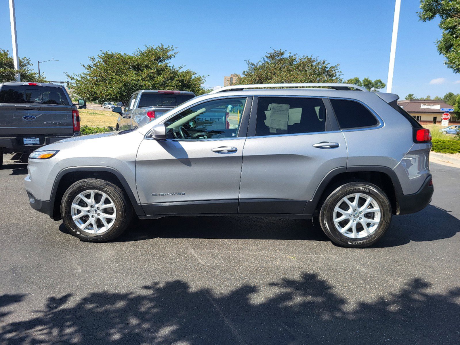 Used 2016 Jeep Cherokee Latitude with VIN 1C4PJMCS4GW148823 for sale in Lakewood, CO