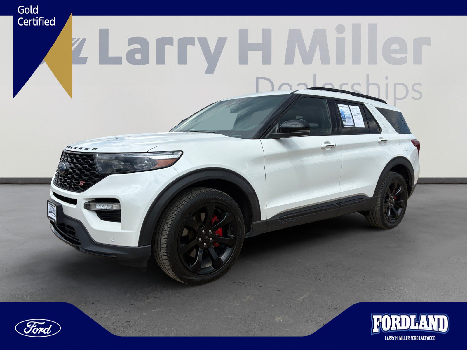 2023 Ford Explorer ST 4WD's photo