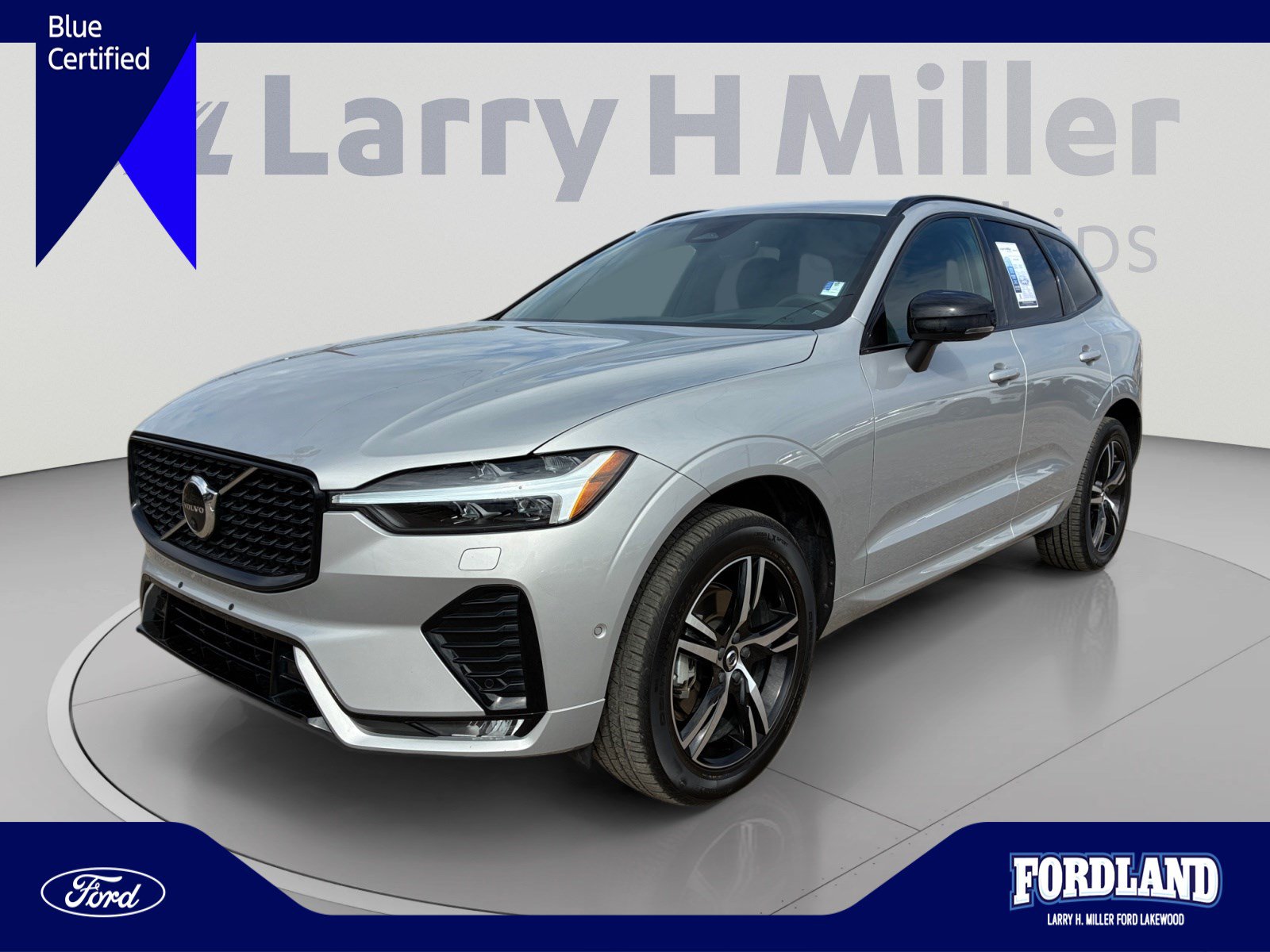 2022 Volvo XC60 R-Design
