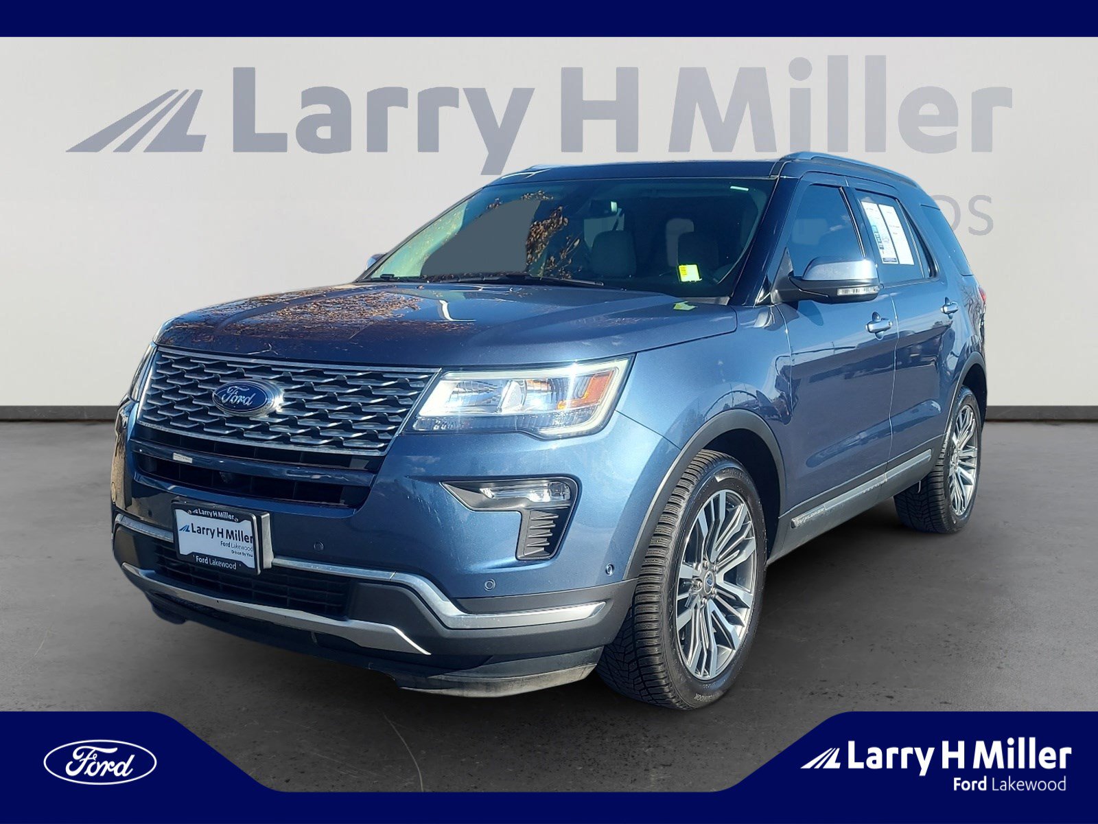 2019 Ford Explorer Platinum's photo