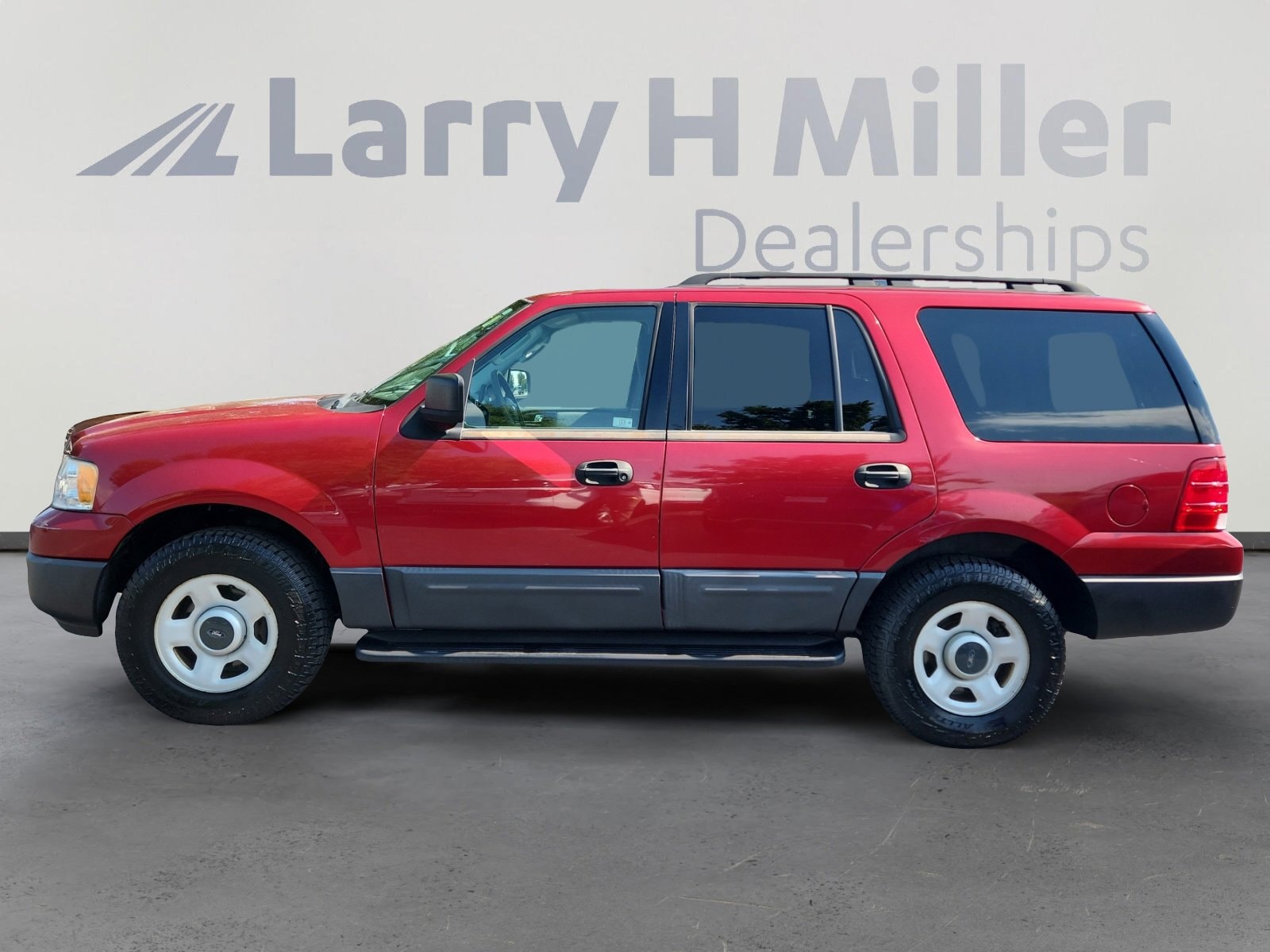 Used 2005 Ford Expedition XLS with VIN 1FMPU14575LB10558 for sale in Lakewood, CO