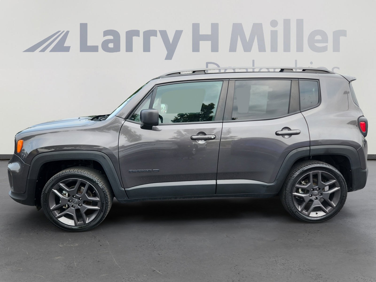 2021 Jeep Renegade Latitude photo 2