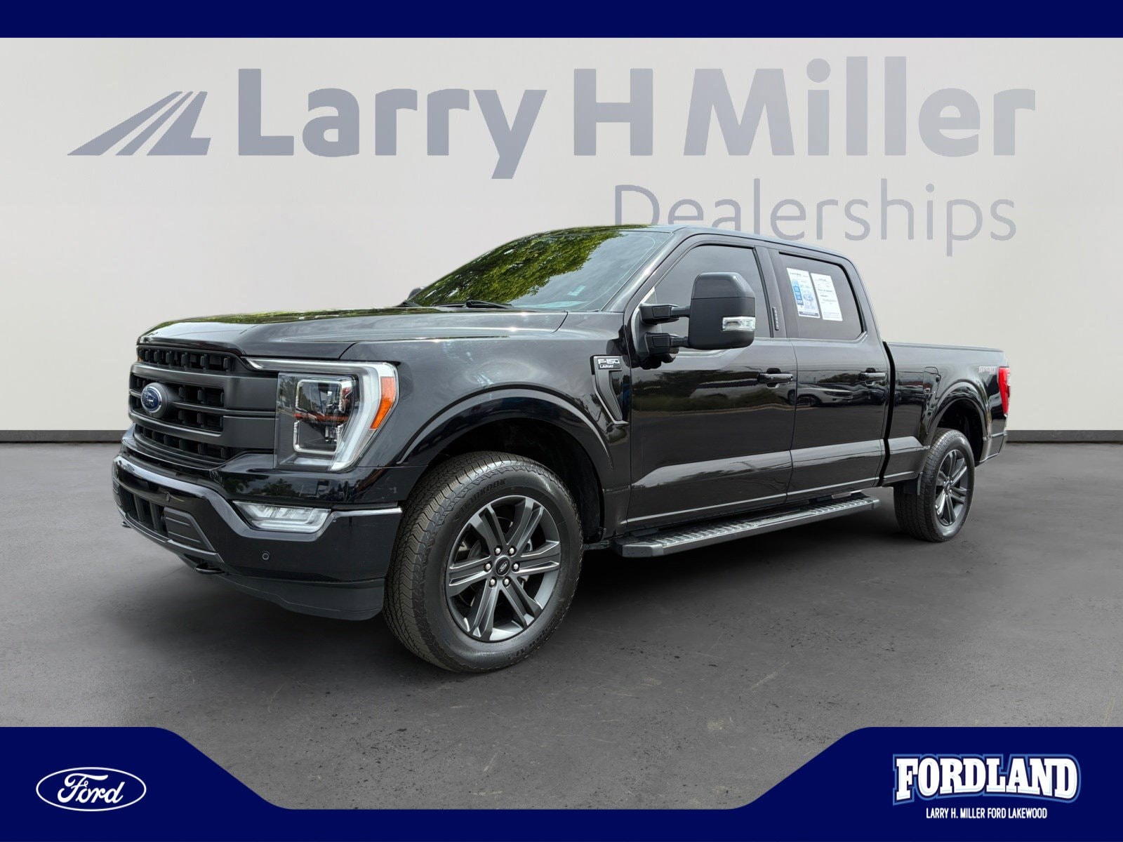 2023 Ford F-150 Lariat 4x4 SuperCrew 145 in's photo