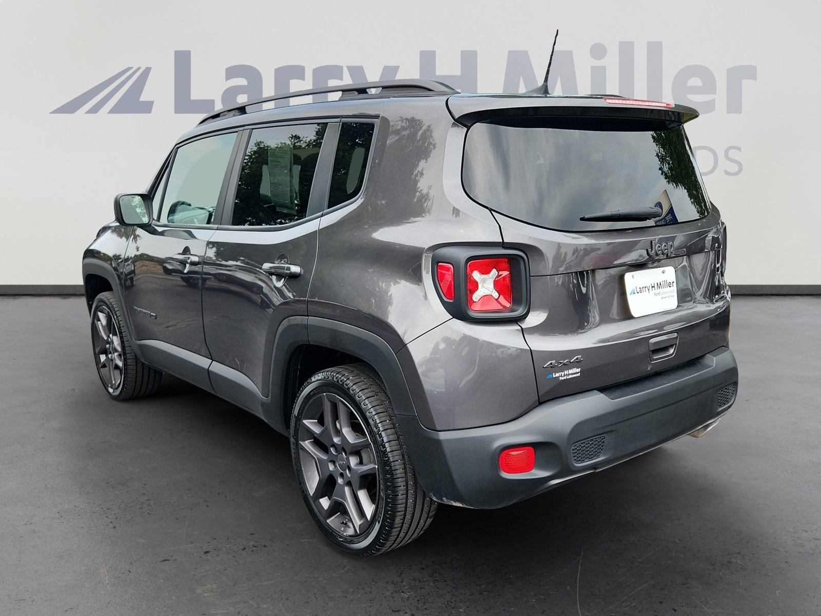 2021 Jeep Renegade Latitude photo 3