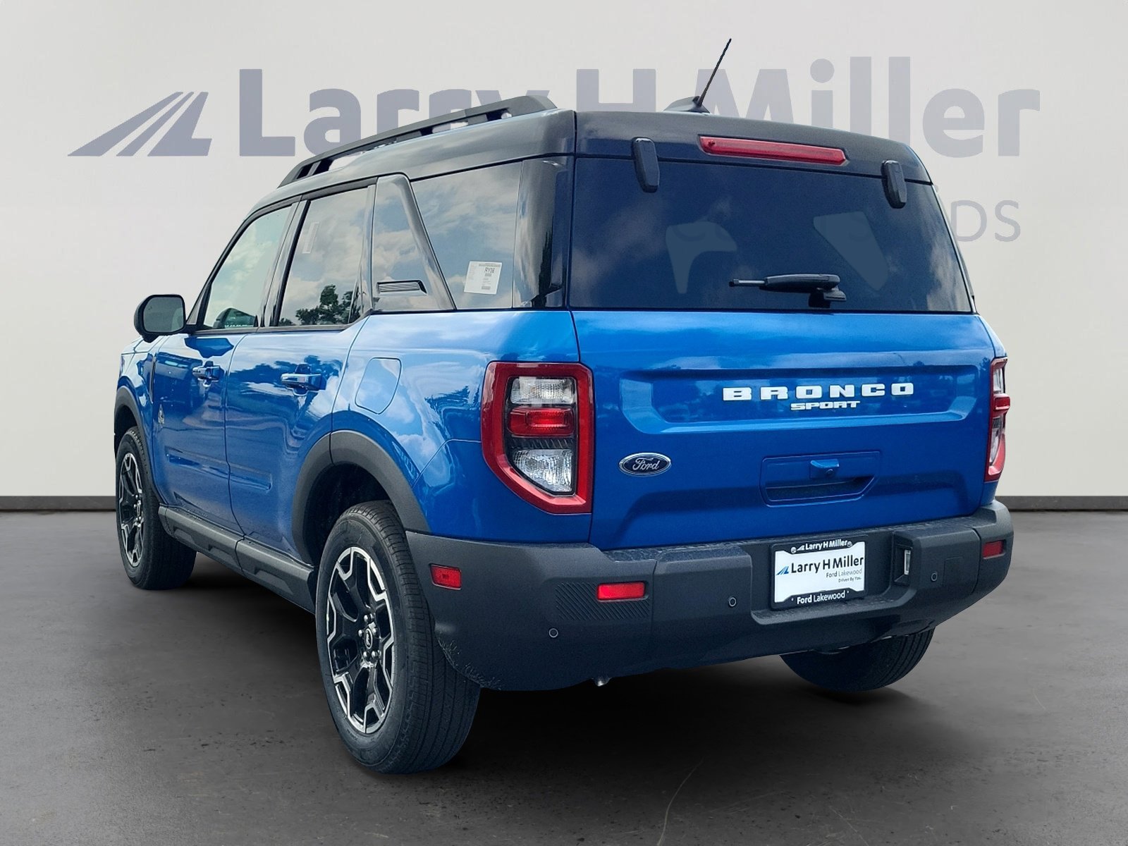 2025 Ford Bronco Sport Outer Banks photo 3