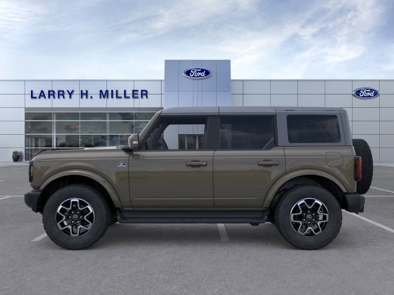 2025 Ford Bronco Outer Banks photo 3