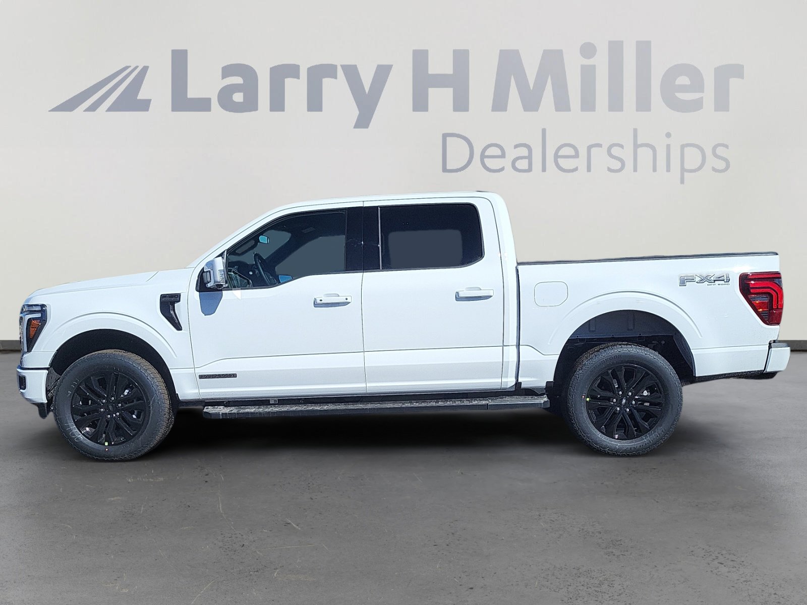 2025 Ford F-150 Lariat photo 2