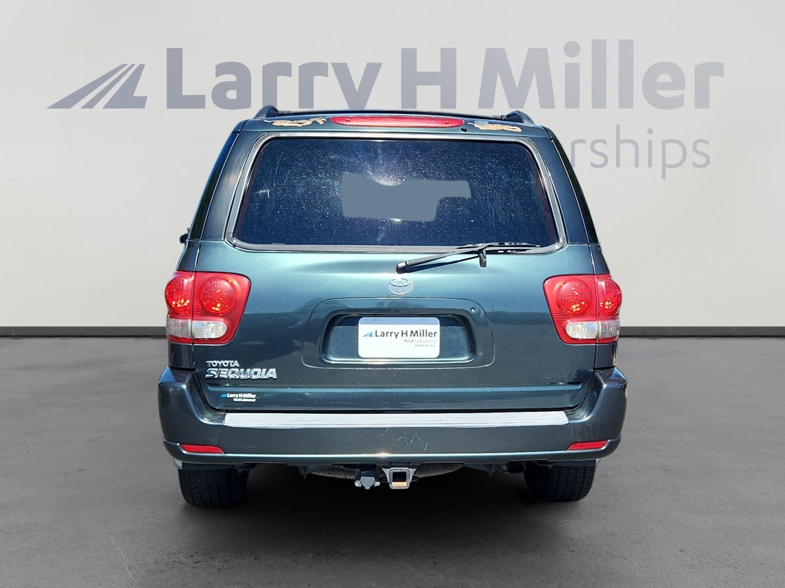 2007 Toyota Sequoia SR5 photo 2