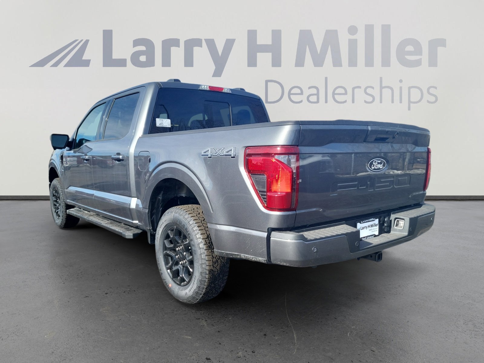 2025 Ford F-150 XLT photo 2