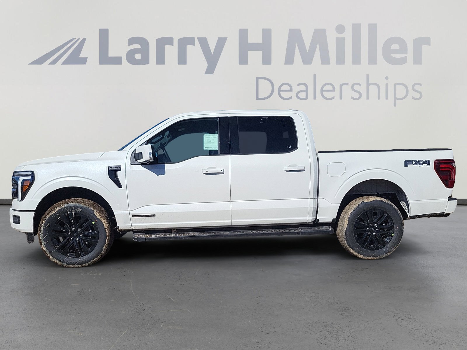 2025 Ford F-150 Lariat photo 2