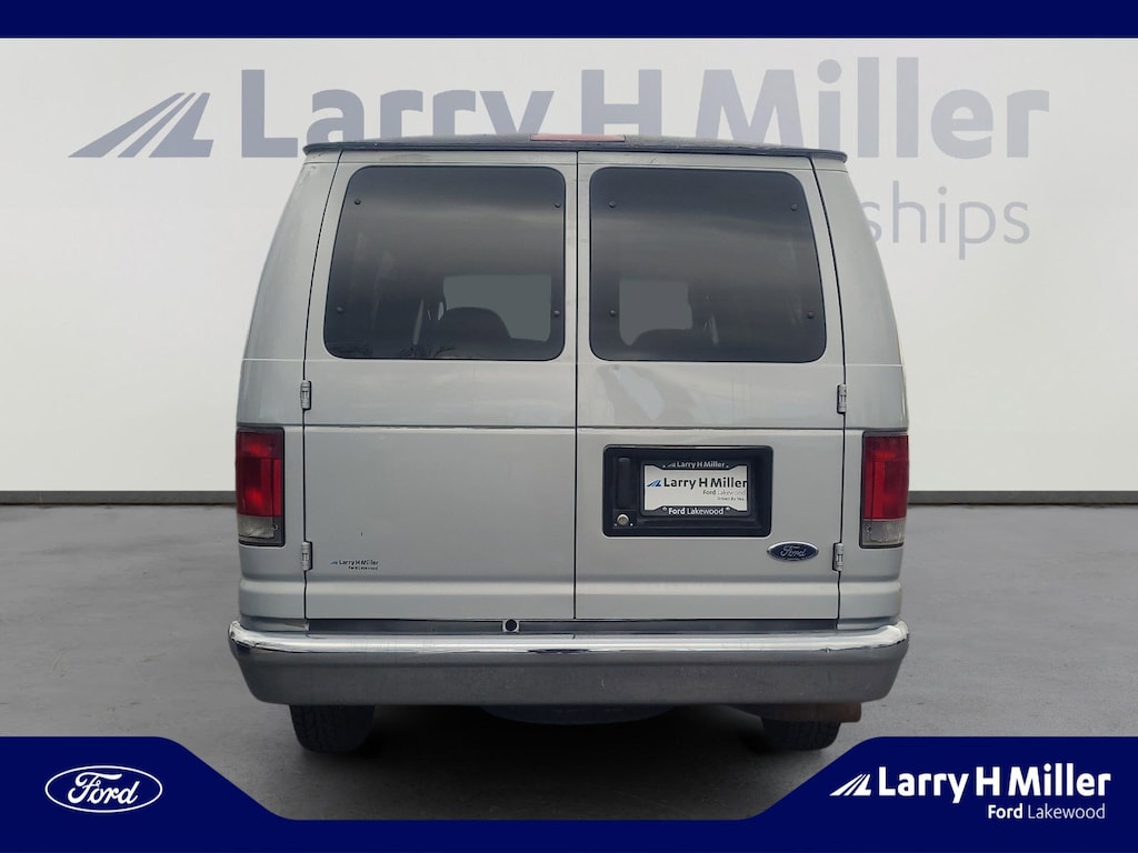 Used 2006 Ford E-350 Super Duty XL Wagon Wagon