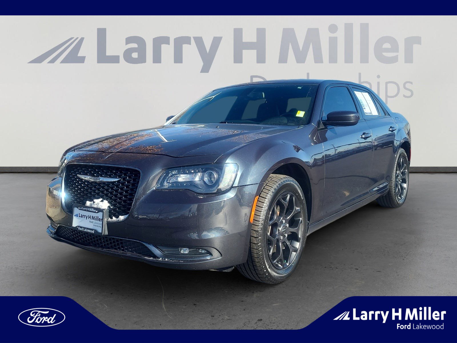 2019 Chrysler 300 S's photo