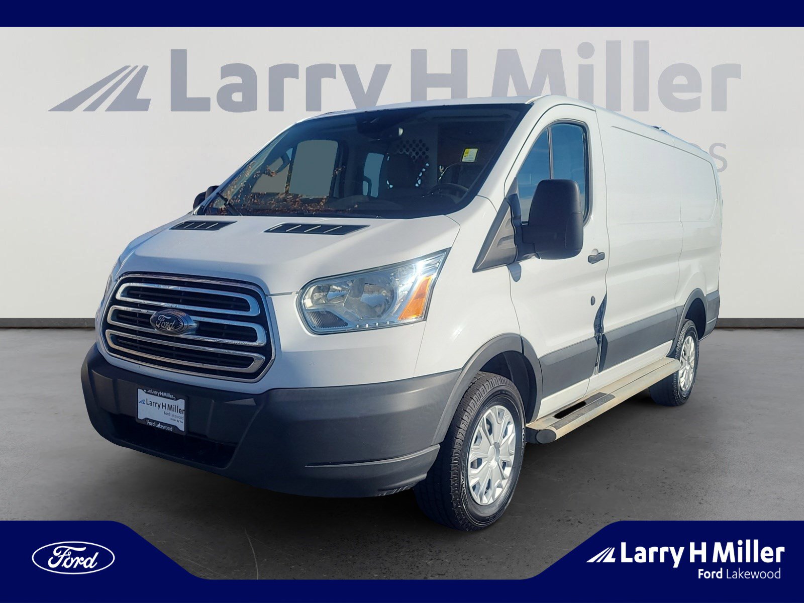 2016 Ford Transit Base's photo