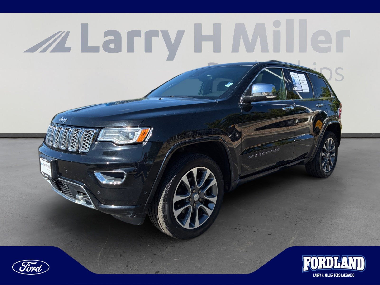 2017 Jeep Grand Cherokee Overland 4WD's photo
