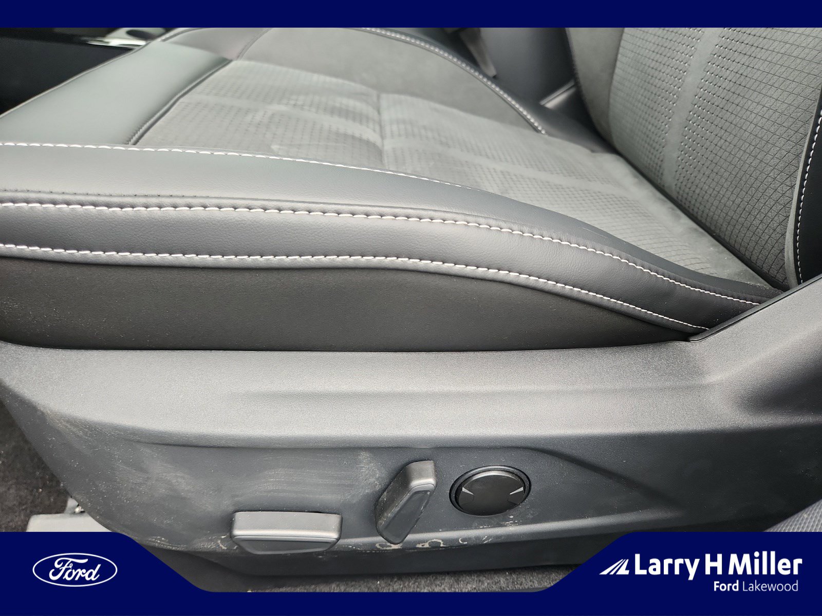 2025 Ford Mustang Mach-E GT - Photo 14