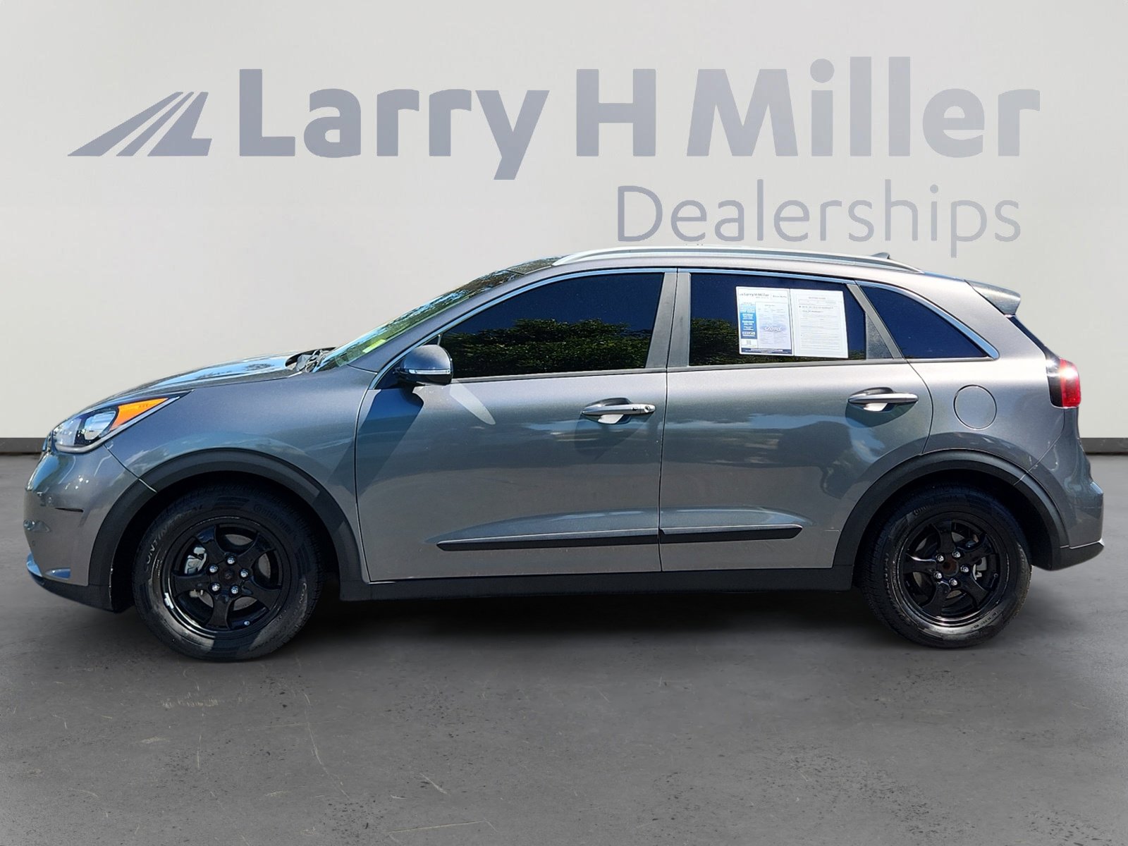 2018 Kia Niro EX photo 2