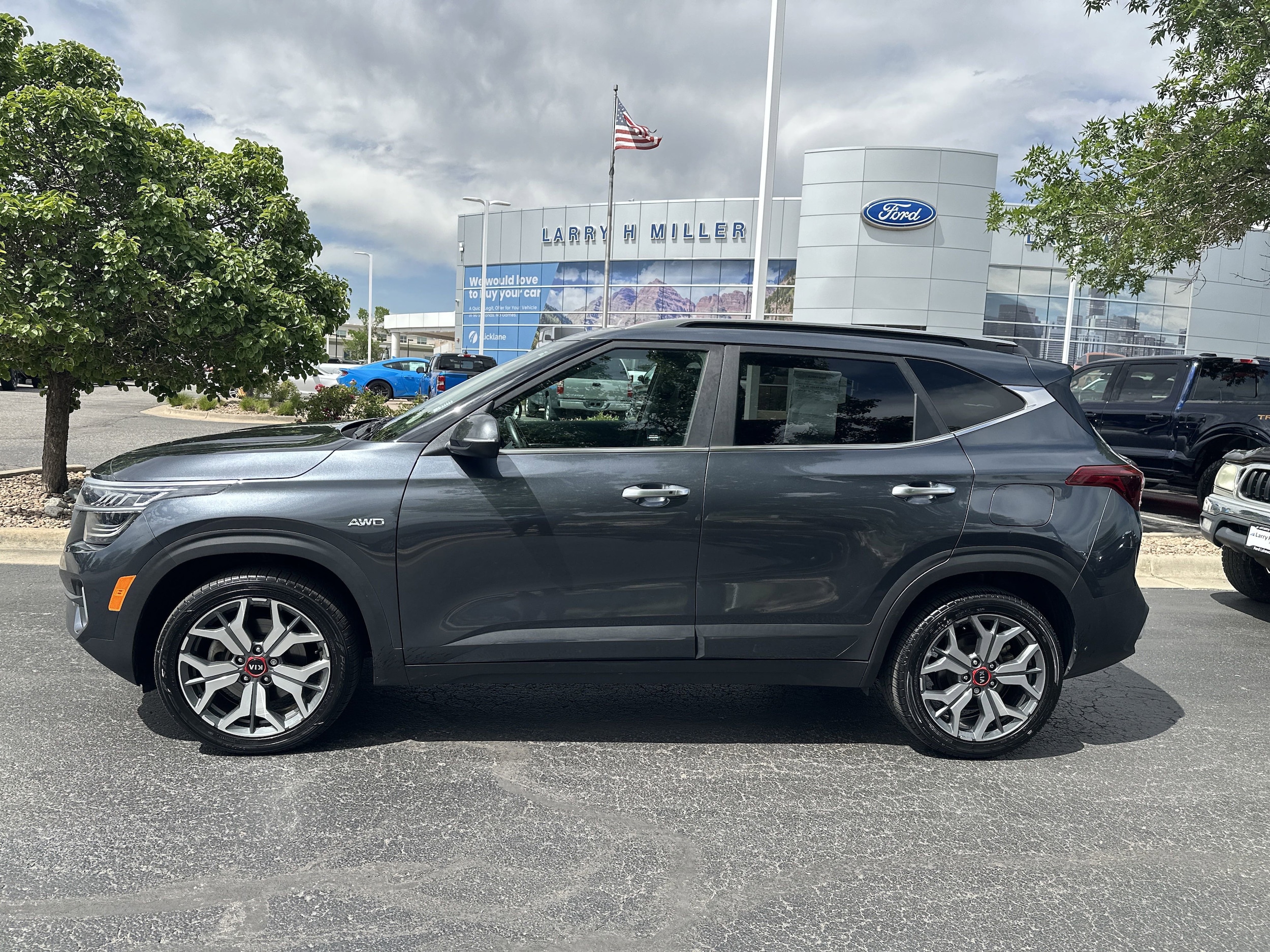 Used 2021 Kia Seltos SX with VIN KNDETCA23M7157050 for sale in Lakewood, CO