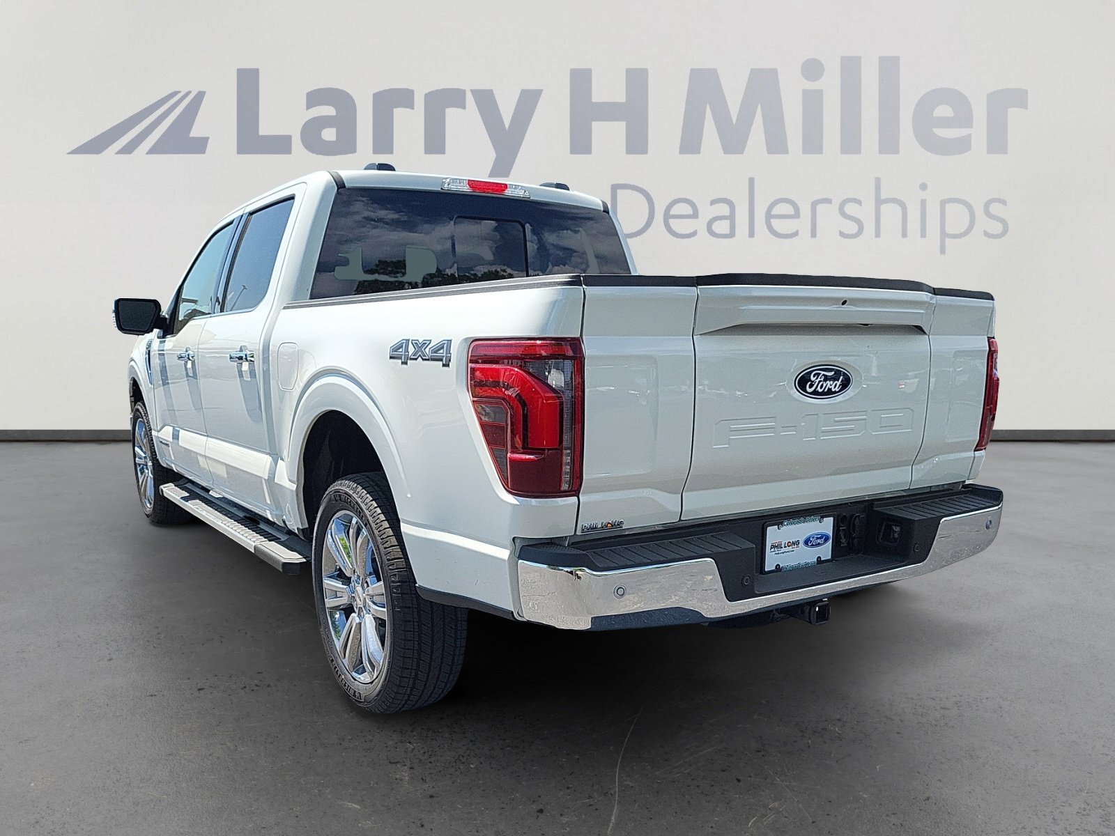 2025 Ford F-150 Lariat photo 3
