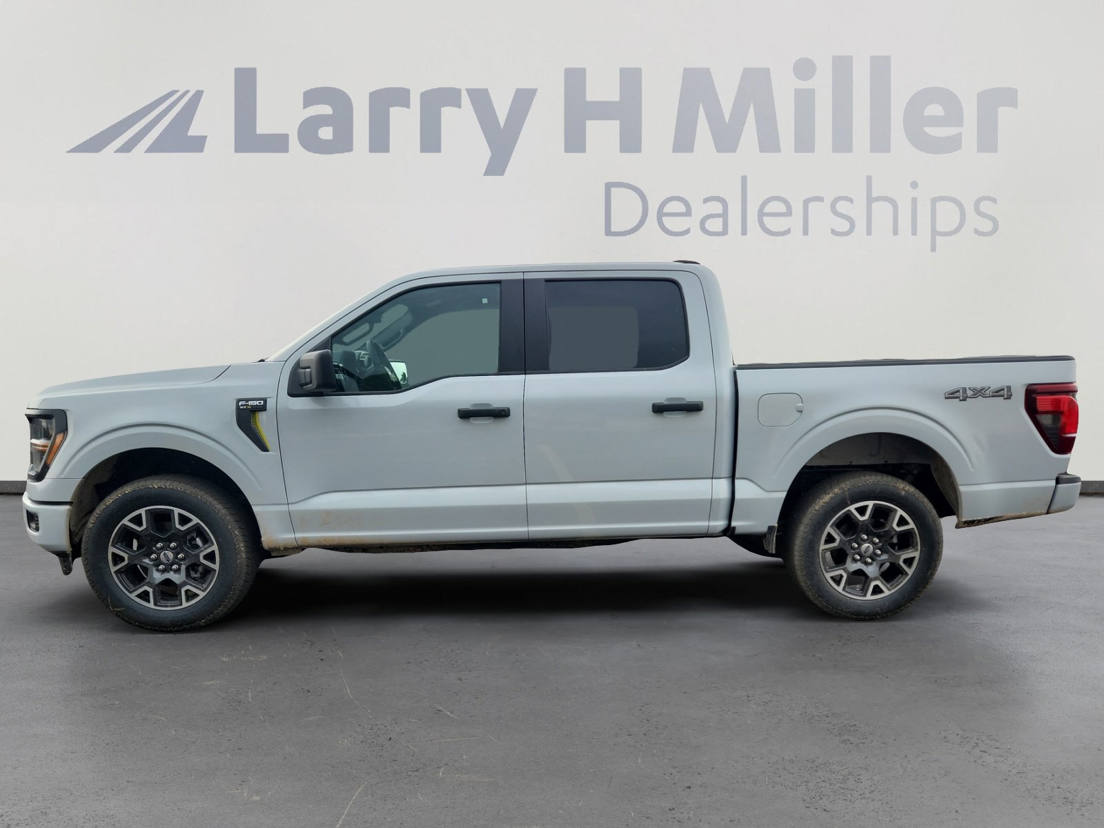 2025 Ford F-150 STX photo 2