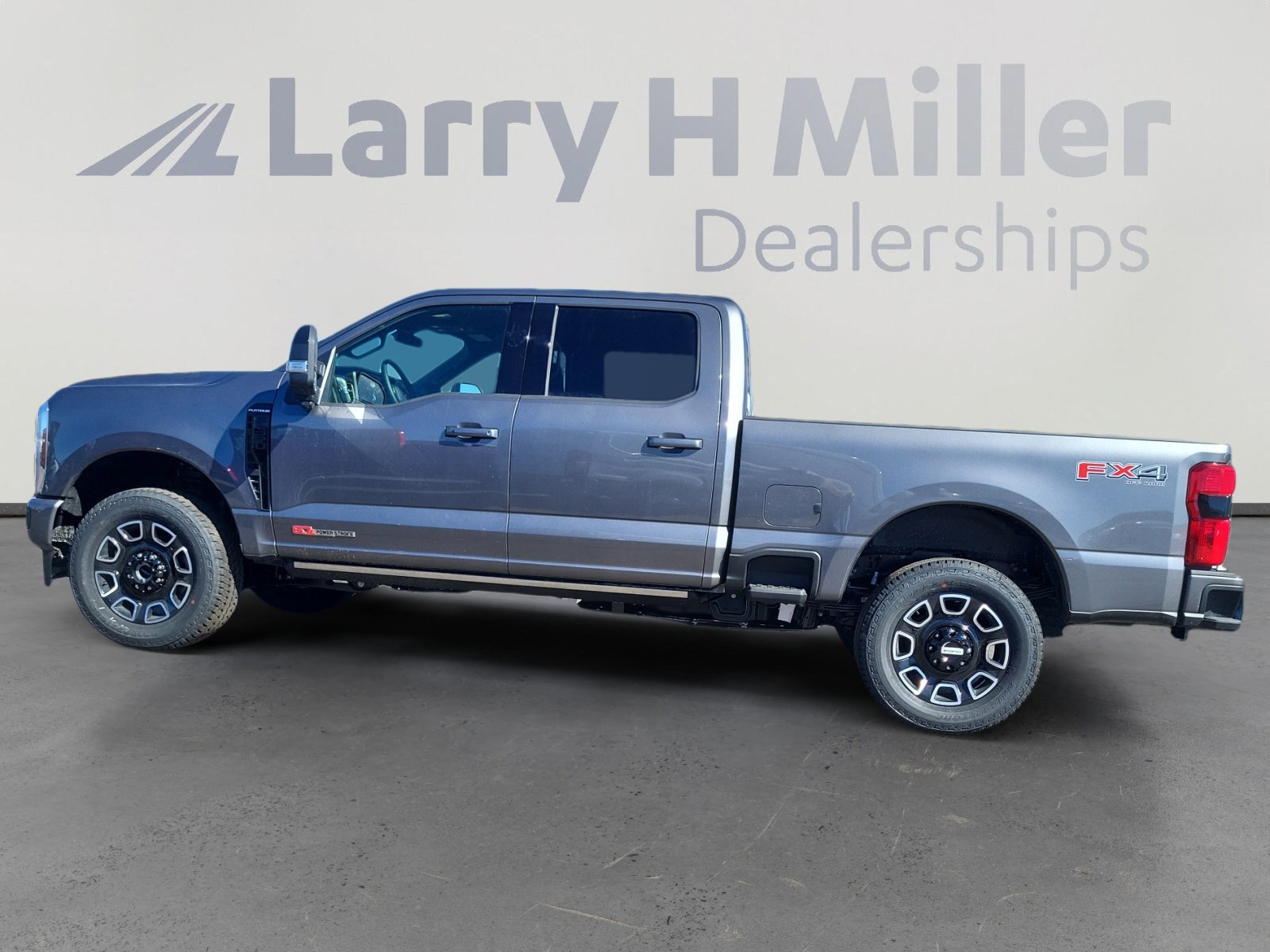 2025 Ford F-350 Platinum photo 2