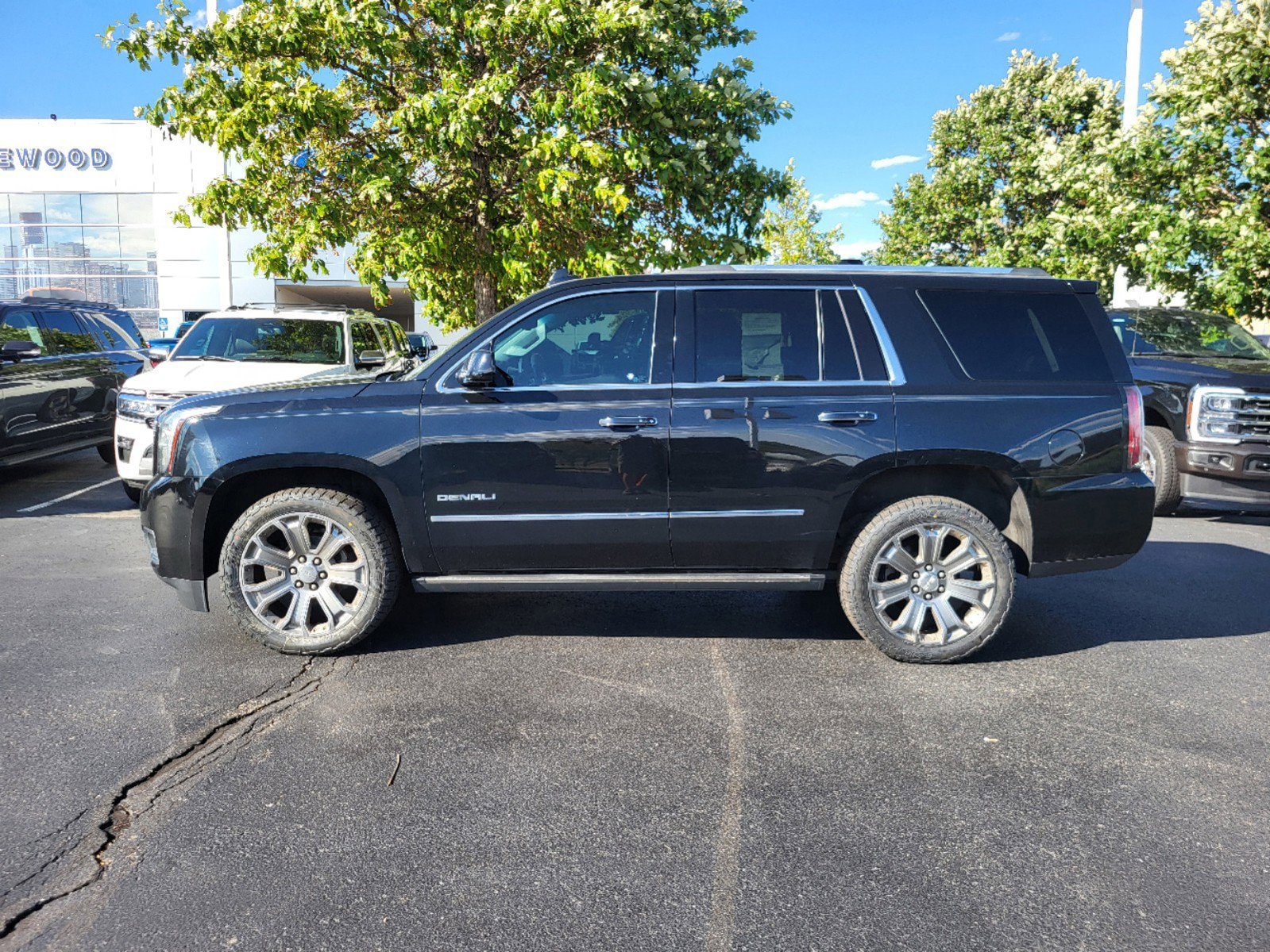 Used 2015 GMC Yukon Denali with VIN 1GKS2CKJ1FR628765 for sale in Lakewood, CO