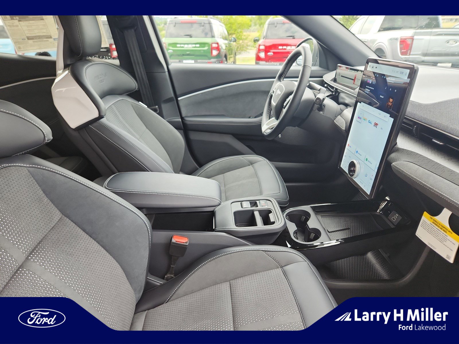 2025 Ford Mustang Mach-E GT - Photo 19