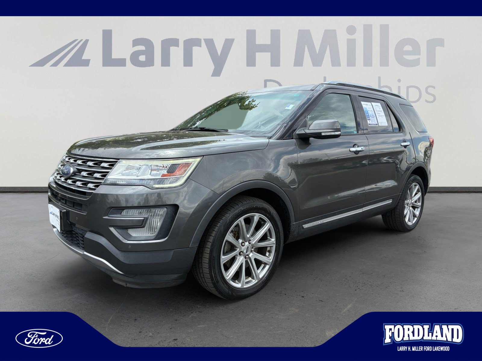 2017 Ford Explorer Limited 4WD's photo