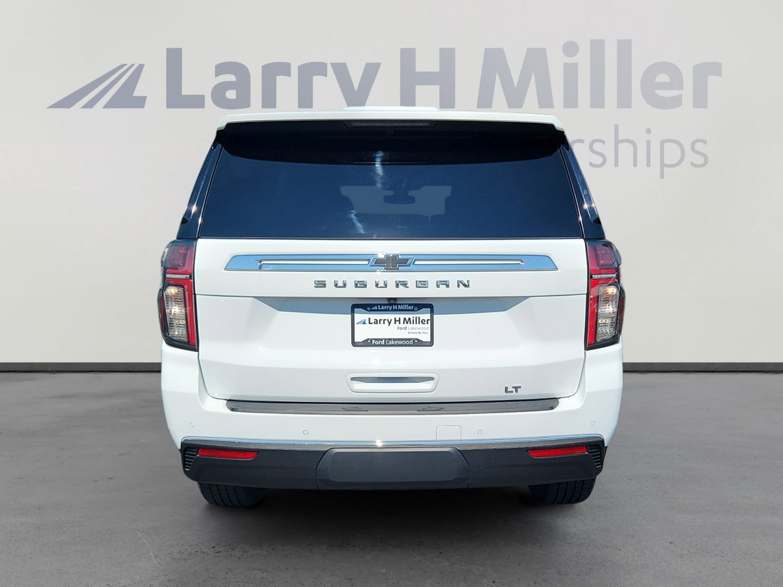 2021 Chevrolet Suburban LT photo 4