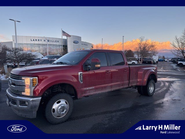2018 Ford F-350 Super Duty Lariat's photo
