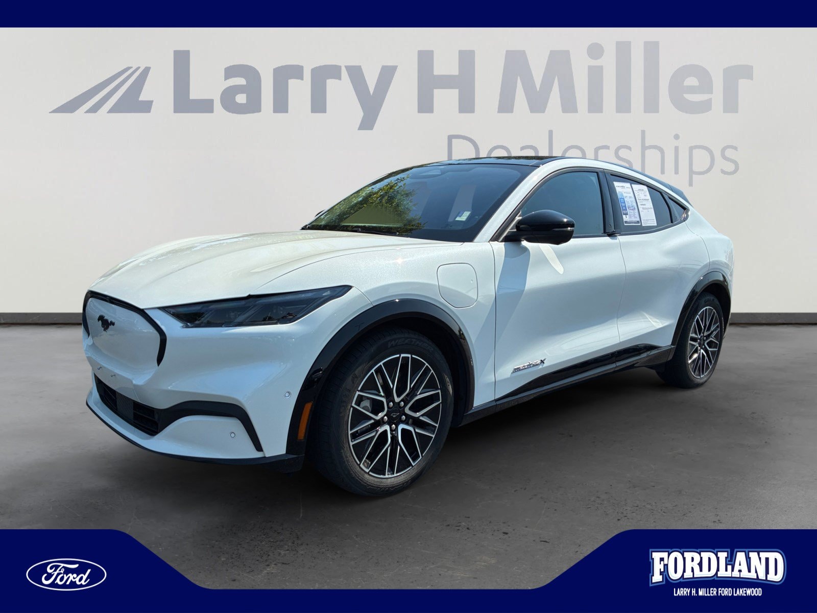 2024 Ford Mustang-Mach-e Premium's photo