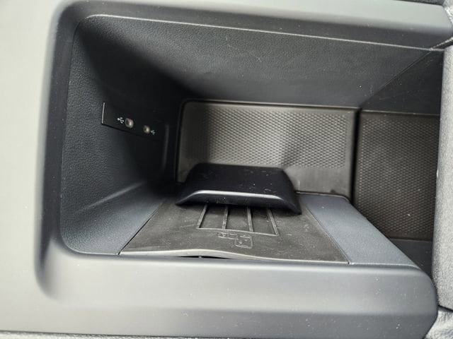 2025 Volkswagen Tiguan SE - Photo 36