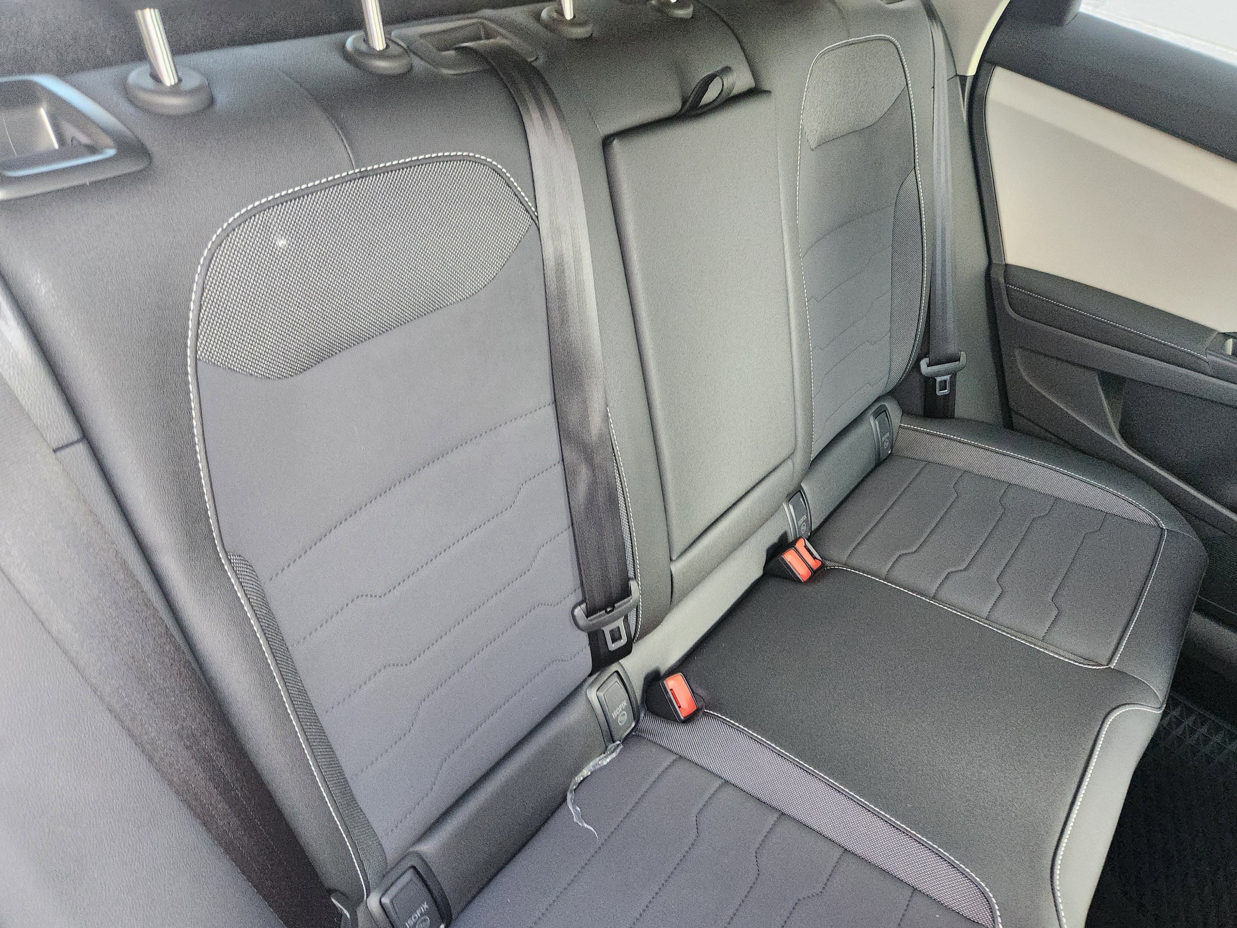 2025 Volkswagen Taos SE - Photo 26