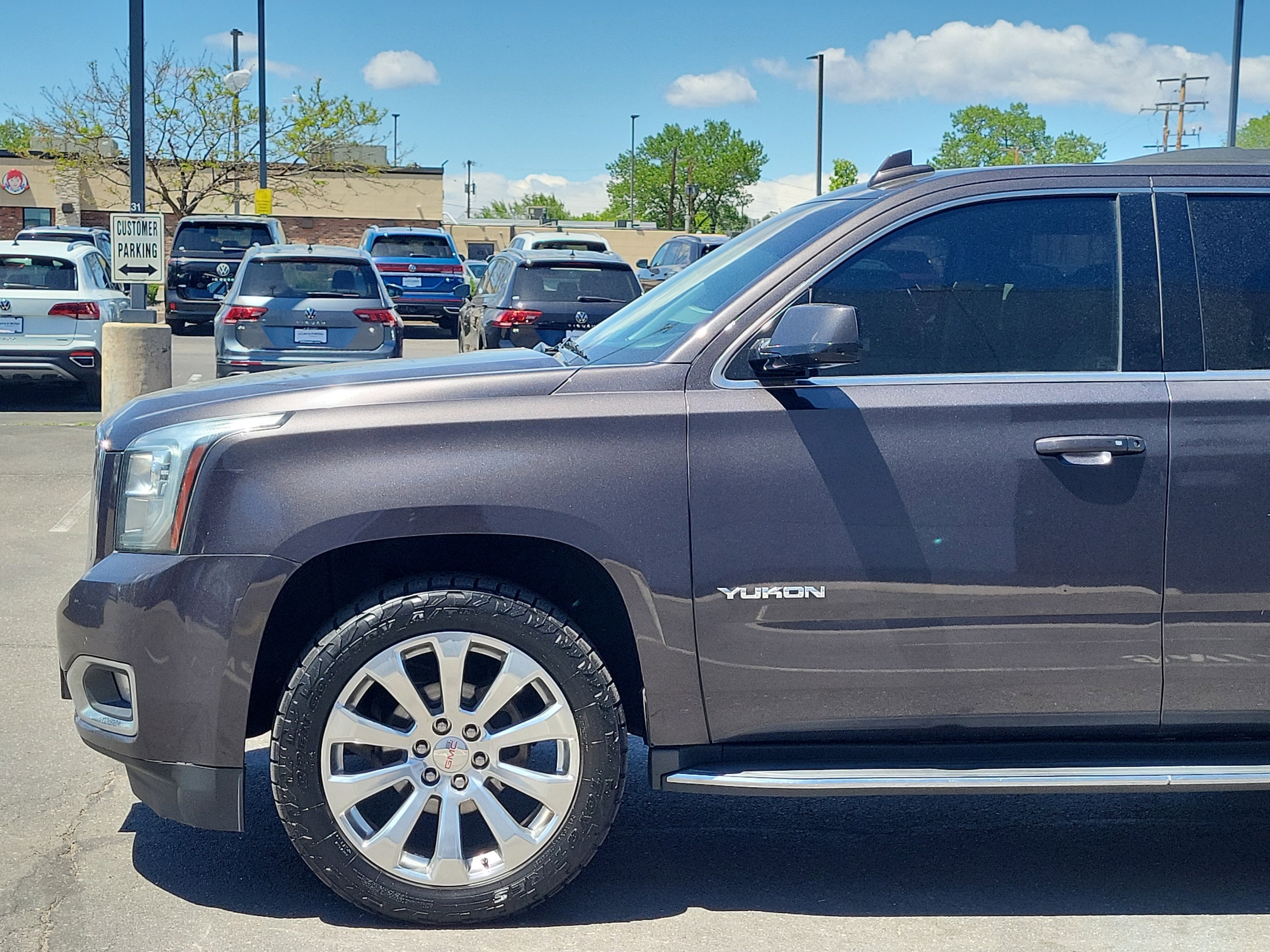 Used 2017 GMC Yukon SLT with VIN 1GKS2BKC5HR126064 for sale in Lakewood, CO