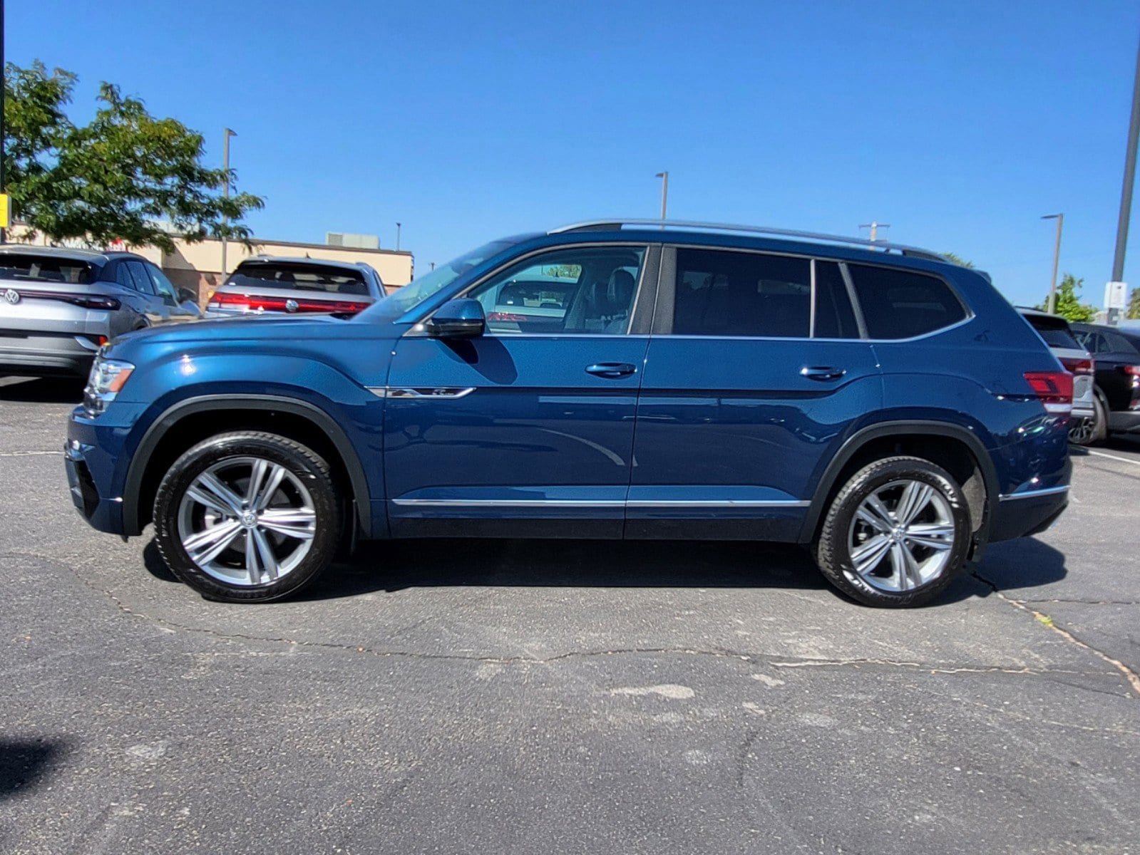 Used 2019 Volkswagen Atlas SEL R-Line with VIN 1V2RR2CA6KC604911 for sale in Lakewood, CO