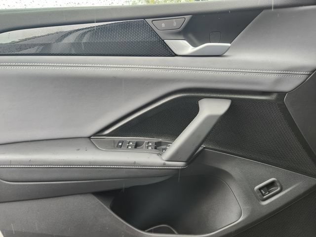 2025 Volkswagen Tiguan SE - Photo 23